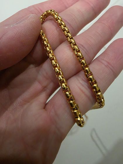 สร้อยคอ สีทอง ยาว สวย ไม่ลอกไม่ดำ เดิมๆ หนักๆ ขายตามสภาพ ยาวสวมคอได้เลย พร้อมส่งครับ  รูปที่ 2