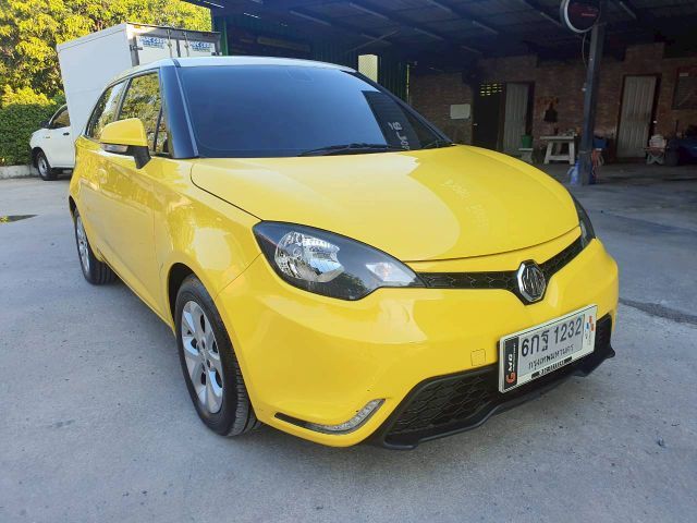 รถ MG MG3 1.5 X สี เหลือง