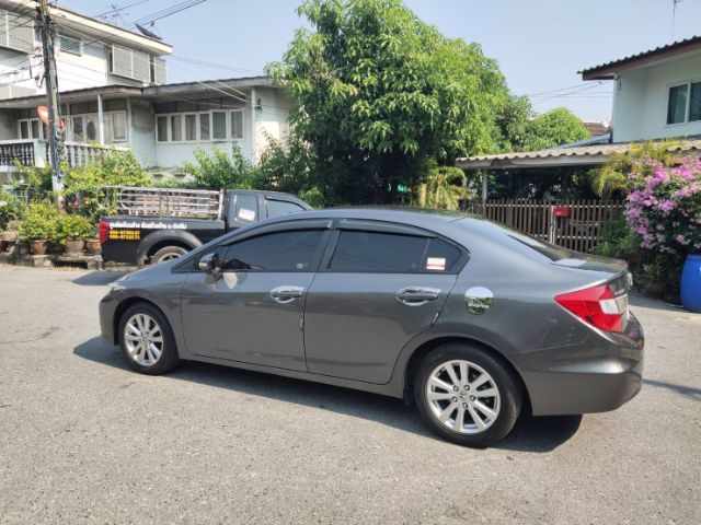 Honda Civic 2012 1.8 E i-VTEC Sedan เบนซิน LPG เกียร์อัตโนมัติ เทา รูปที่ 2