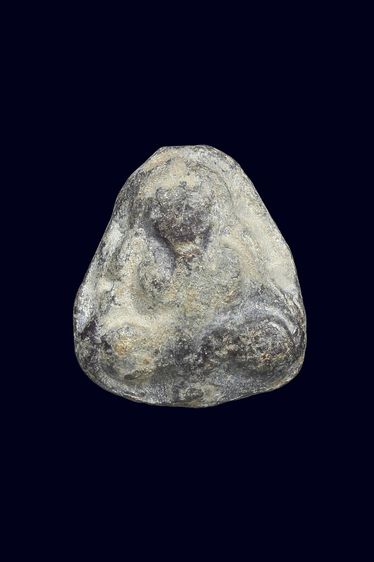 พระปิดตาเนื้อออกสนิมแดง