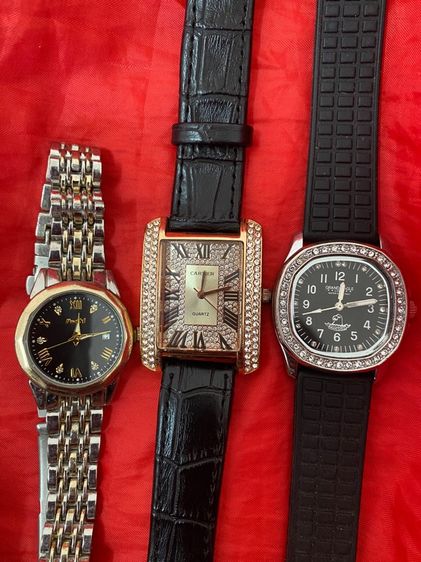 นาฬิกามือสองครับ สภาพยังสวย 3 เรือน 250 บาทครับ