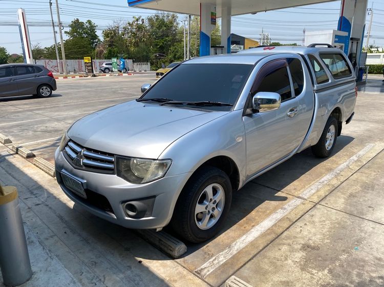 รถ Mitsubishi Triton 2.4 GLX สี บรอนซ์เงิน