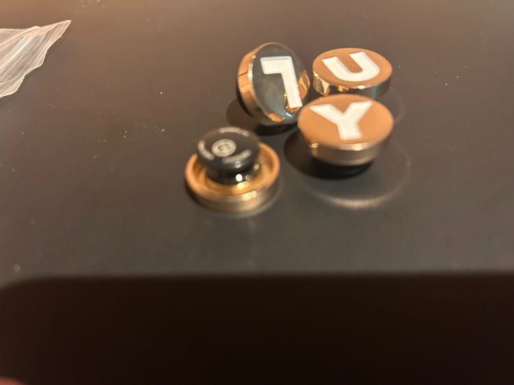 หญิง CROCS ตัวติดรองเท้า JIBBITZTM GOLD LETTER L U Q Y