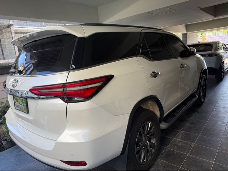 Toyota Fortuner 2021 2.4 V Van ดีเซล ไม่ติดแก๊ส เกียร์อัตโนมัติ ขาว รูปที่ 4