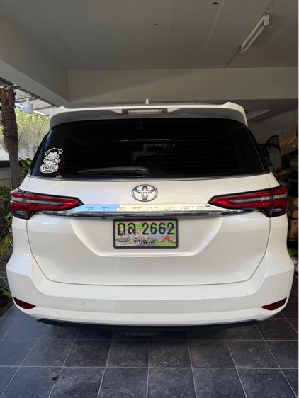 Toyota Fortuner 2021 2.4 V Van ดีเซล ไม่ติดแก๊ส เกียร์อัตโนมัติ ขาว รูปที่ 2