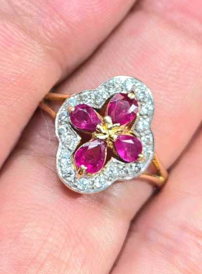 แหวนทับทิมล้อมเพชรทอง 18k