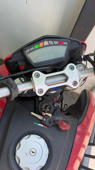 ducati hypermotard 821