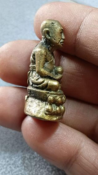 รูปหล่อหลวงปู่ทวด ตามภาพ รูปที่ 2