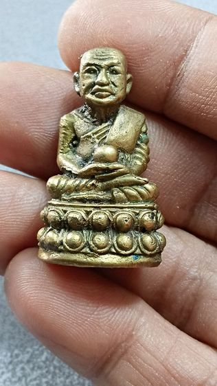 รูปหล่อหลวงปู่ทวด ตามภาพ