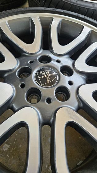 ล้อแท้ F57 mini cooper s 18" 18"×7.5 is54
สวยchicเดิมโรงงานใหม่มากรุ่นพิเศษ yours edition หายาก
ล้อยางใหม่จากศูนย์  รูปที่ 4