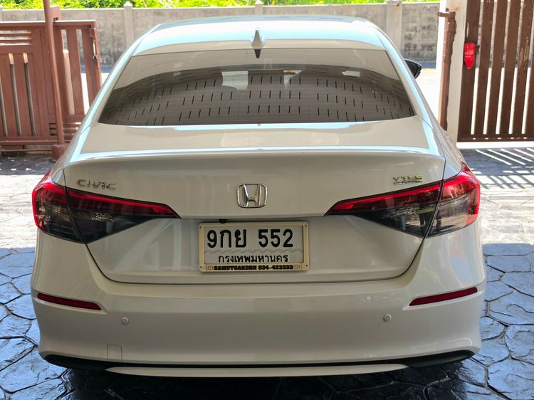 Honda Civic 2021 1.5 Turbo Sedan เบนซิน เกียร์อัตโนมัติ ขาว รูปที่ 4