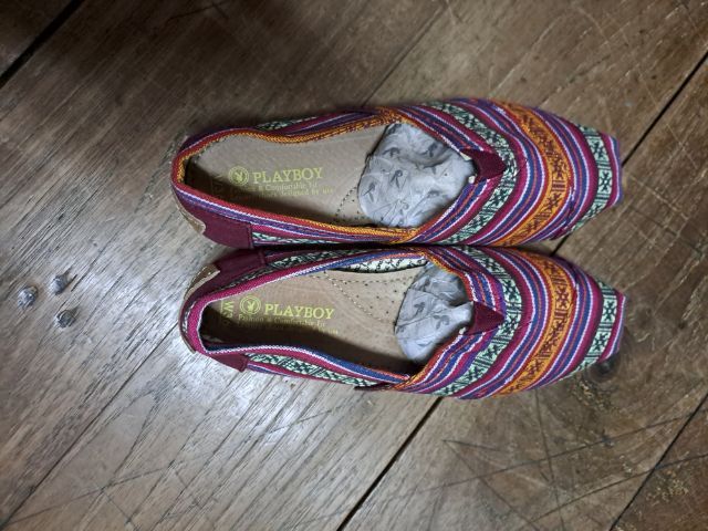 รองเท้าลำลองผู้หญิง play boy