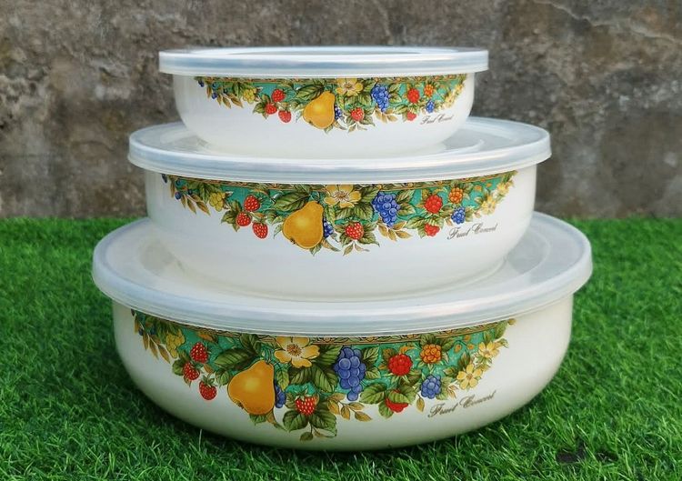 ชุดชามเคลือบ Enamel แนววินเทจ ลายผลไม้ (Fruit Concert) สามชิ้น พร้อมฝาปิด นำเข้าจากญี่ปุ่น