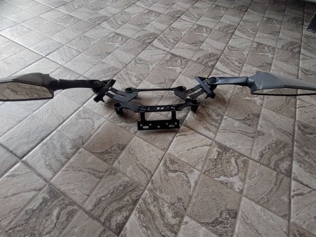 ขายึดกระจกชิวหน้า x max  รูปที่ 3