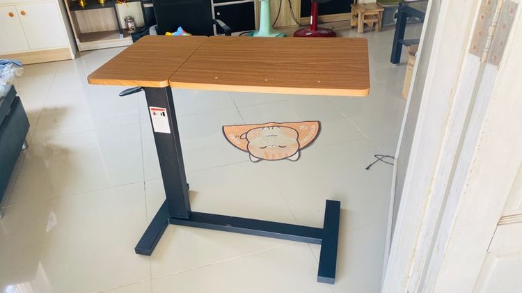 โต๊ะข้างเตียงอเนกประสงค์