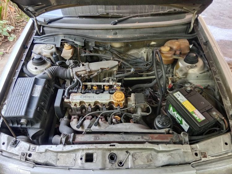 Opel Astra 1994 รุ่นย่อยอื่นๆ Sedan เบนซิน ไม่ติดแก๊ส เกียร์อัตโนมัติ บรอนซ์เงิน รูปที่ 4