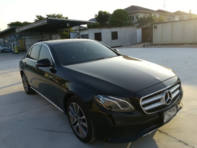 Mercedes-Benz E-Class 2019 E350 AMG Sedan ปลั๊กอินไฮบริด (PHEV) ไม่ติดแก๊ส เกียร์อัตโนมัติ ดำ