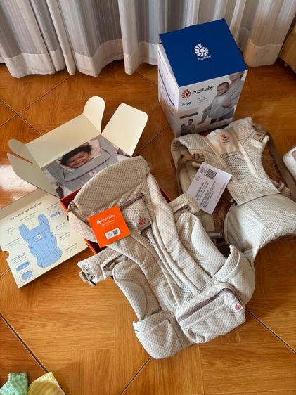 เป้อุ้ม Ergobaby Omni Deluxe สีครีมเบจ มือ1 ไม่ผ่านการใช้งานค่ะ 