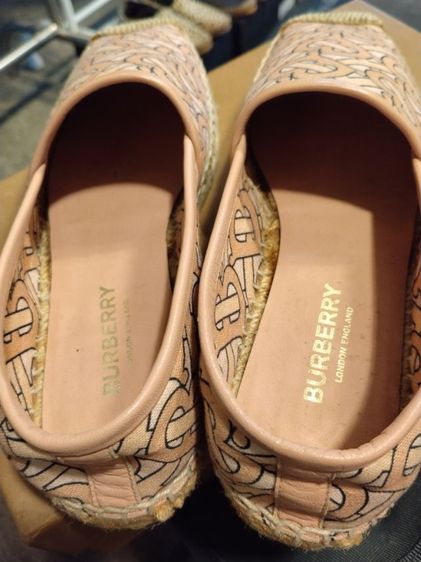 รองเท้า Burberry แท้ รูปที่ 4