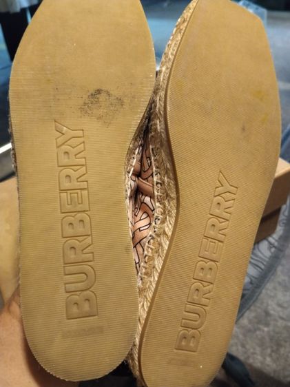 รองเท้า Burberry แท้ รูปที่ 5