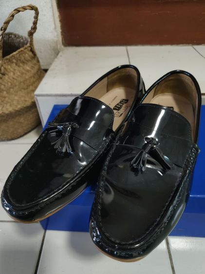 รองเท้าหนังแท้ ใหม่มาก ใส่ออกงานไป 2-3 ครั้ง พื้นดีมาก วัดจริง27cm