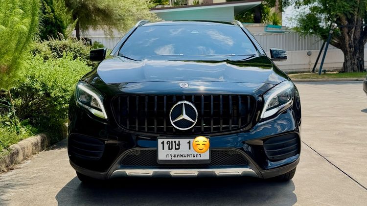 Mercedes-Benz GLA-Class 2019 GLA250 Sedan เบนซิน ไม่ติดแก๊ส เกียร์อัตโนมัติ ดำ รูปที่ 2