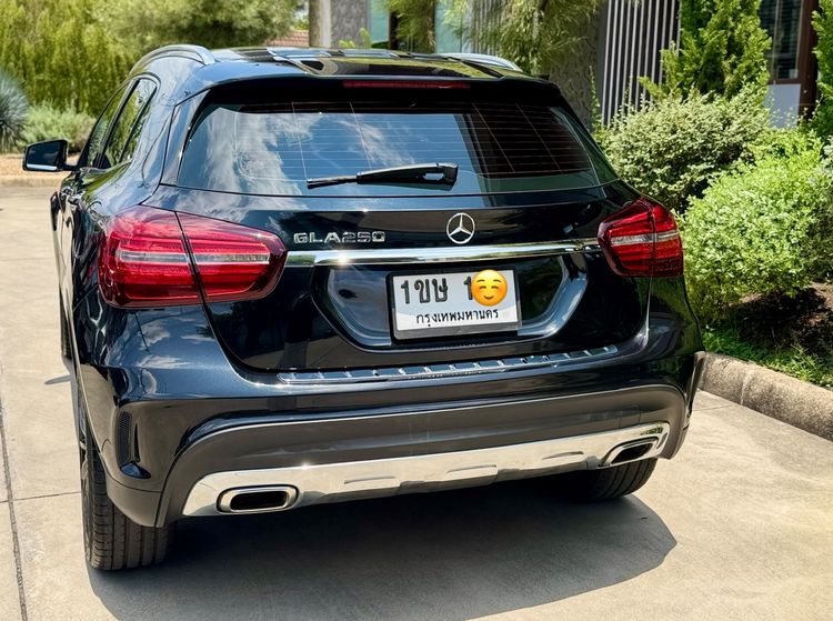 Mercedes-Benz GLA-Class 2019 GLA250 Sedan เบนซิน ไม่ติดแก๊ส เกียร์อัตโนมัติ ดำ รูปที่ 3