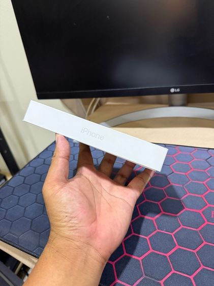 iPhone17 Pro Max 256GB Silver มือ 1 ยังไม่แอค ประกันศูนย์ 1 ปีเต็ม ยังไม่เดิน รับเทิร์นทุกรุ่น สอบถามได้ครับ  รูปที่ 4