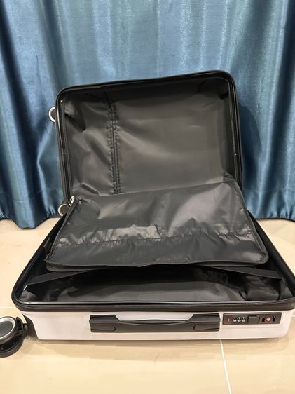 กระเป๋าเดินทาง UOB x Peanuts (Snoopy) limited edition รูปที่ 8