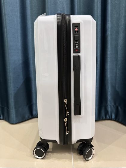 กระเป๋าเดินทาง UOB x Peanuts (Snoopy) limited edition รูปที่ 2