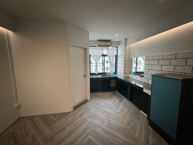 มีบางส่วน ไม่อนุญาต ให้เช่าคอนโด ลาดพร้าว รามคำเเหง 6,000บาท รูปที่ 4