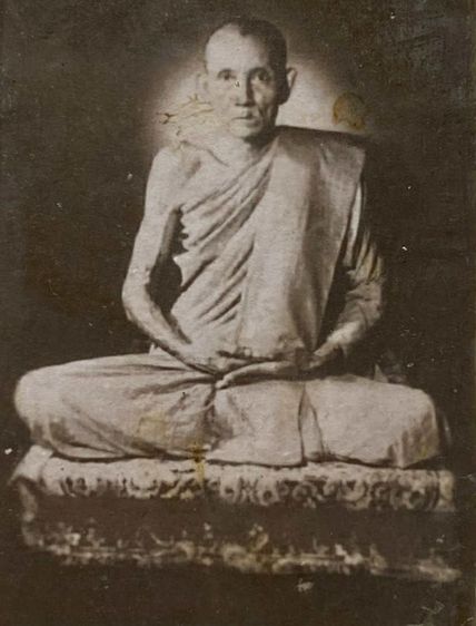 รูปถ่ายพ่อกวย วัดโฆษิตาราม ชัยนาทยุคต้นปี2500รุ่นแรก หลังยันต์กระดาษหนังไก่ สวยแท้คับ