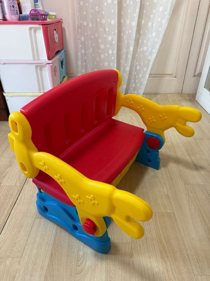 อื่นๆ ชุดม้านั่งและโต๊ะกิจกรรมสำหรับเด็กแบบ 3-in-1