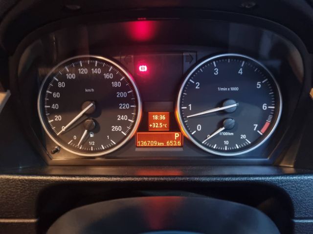 BMW X1 2012 2.0 sDrive18i เบนซิน ไม่ติดแก๊ส เกียร์อัตโนมัติ ดำ รูปที่ 3