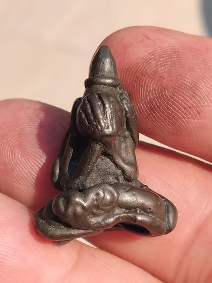 พระปิดตา หลวงพ่อทา วัดพะเนียงแตก นครปฐม พิมพ์เกลอเดี่ยว เนื้อสำริด ขนาดพระ 2 x 3 ซม.ท่านได้สร้างและปลุกเสกเอาไว้ในยุคแรกๆ ประมาณปี พ.ศ.2460 