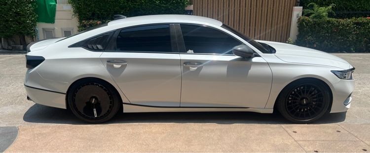 รถ Honda Accord 1.5 Turbo EL สี ขาว