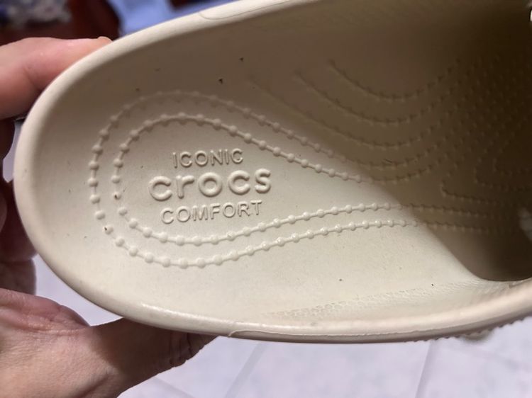 CROCS รองเท้าส้นสูงสตรีสภาพใหม่ ขนาด W7 รูปที่ 3