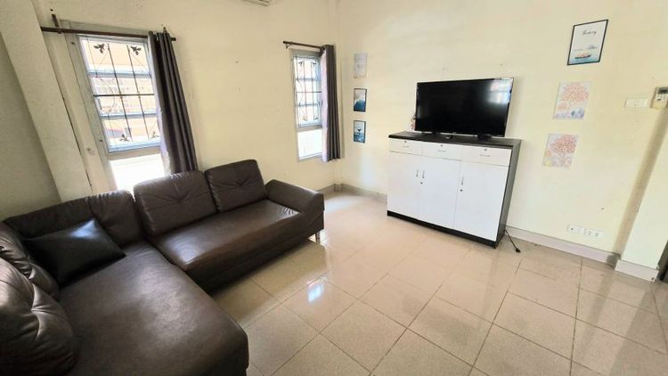 อื่นๆ มีบางส่วน 2010 ใช่ ขายด่วน บ้านเดี่ยว 2 ชั้น ใกล้บึงแก่นนคร เพียง 2.85 ล้าน รูปที่ 3