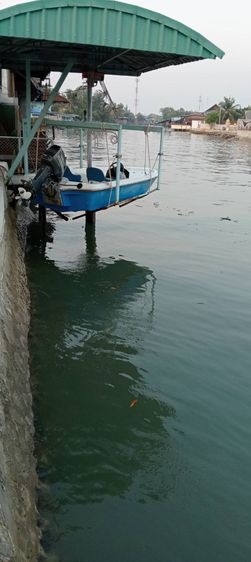 ขายเรือเล็ก 2 ที่นั่ง สภาพดี เครื่องต้องไปฟิตใหม่ รูปที่ 3