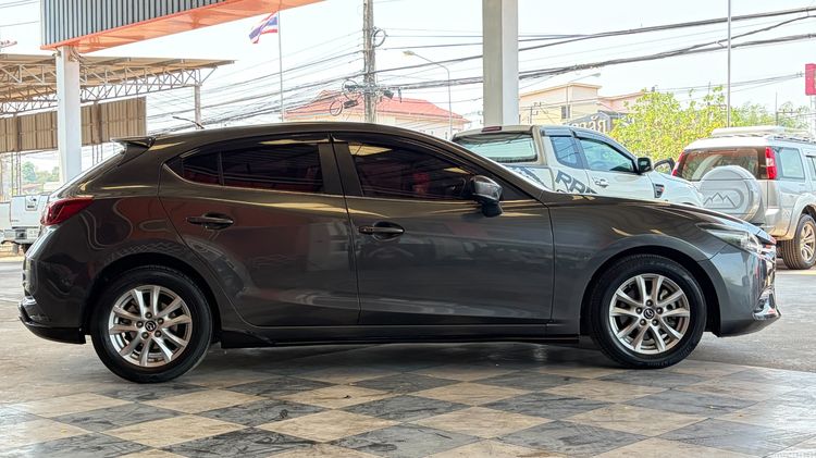Mazda Mazda3 2019 2.0 C Sports Sedan เบนซิน ไม่ติดแก๊ส เกียร์อัตโนมัติ เทา รูปที่ 4