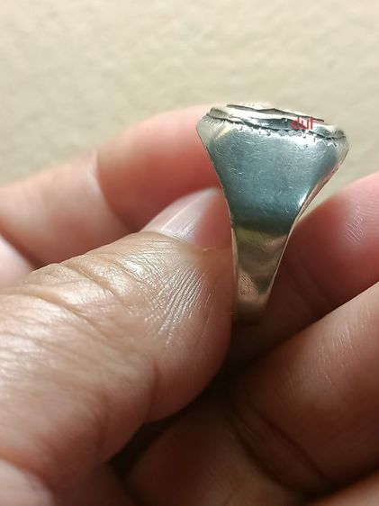 แหวนตราโล่เนื้อเงิน หลวงพ่อมุ่ย วัดดอนไร่ ไทยแลนด์เป็นผผู้ผลิต ลงยาแดงเต็มสวยมาก  THAILAND MADE IN สภาพสวย เจ้าของเดิมใช้รักษาดีมาก 62-64 รูปที่ 3