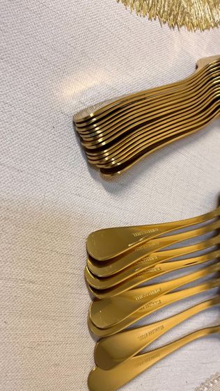 ช้อนส้อมสีทอง รูปที่ 2