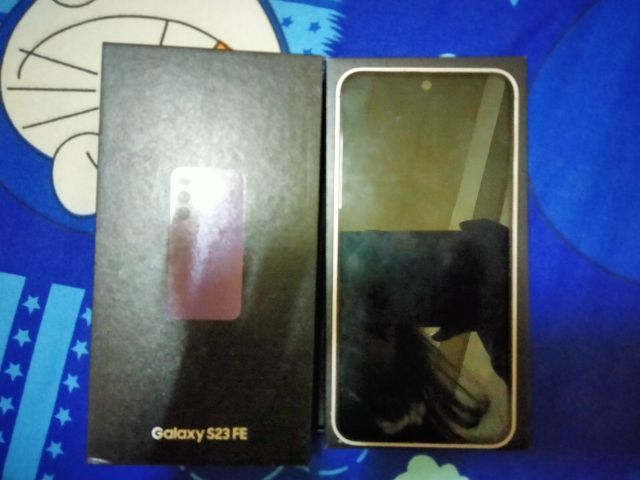 Samsung Galaxy S23 128 GB โทรศัพท์มือถือ