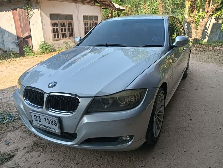 รถ BMW Series 3 320d สี บรอนซ์เงิน
