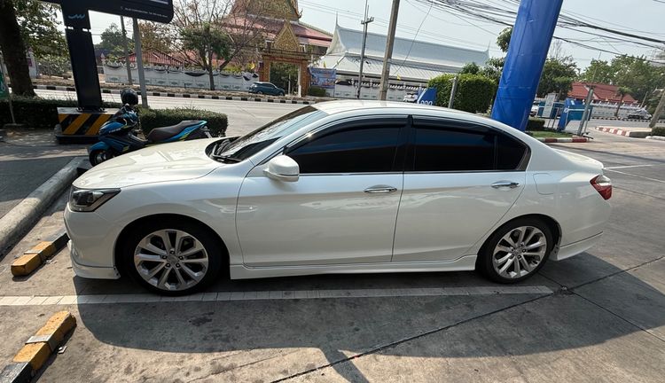 Honda Accord 2015 2.0 E Sedan เบนซิน เกียร์อัตโนมัติ ขาว รูปที่ 3