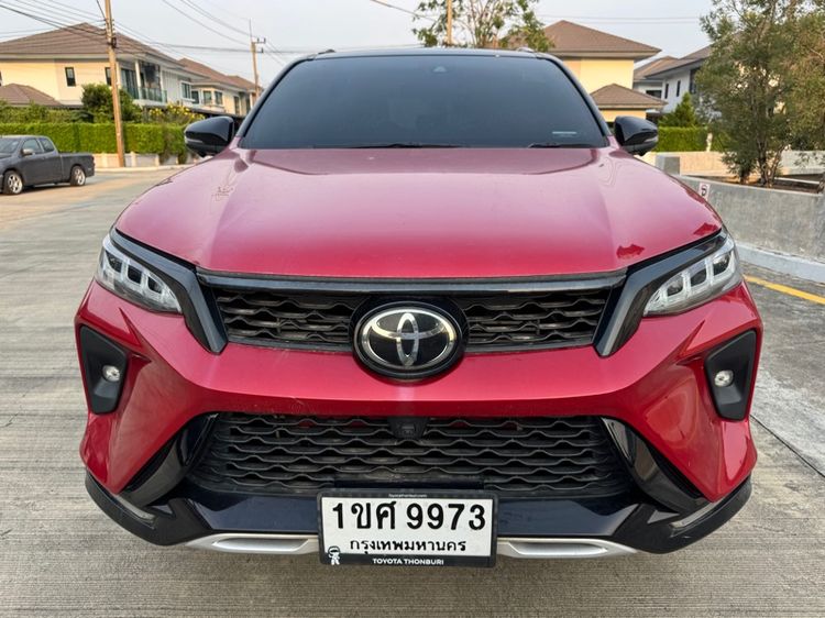 Toyota Fortuner 2022 2.4 Legender Sedan ดีเซล เกียร์อัตโนมัติ แดง รูปที่ 2