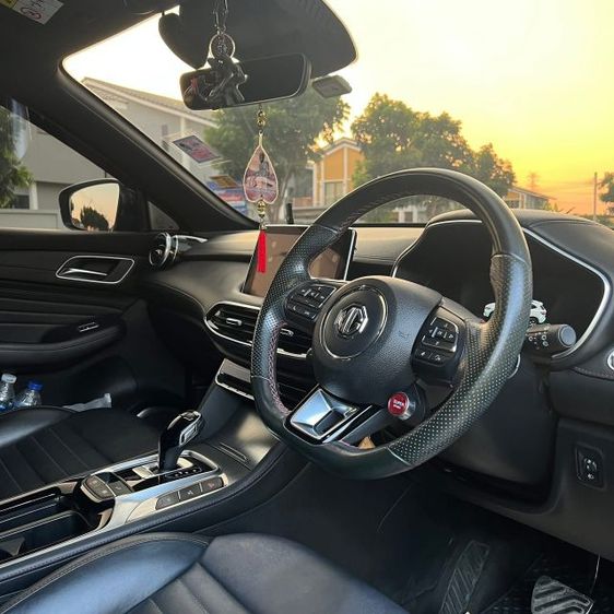 MG HS 2022 1.5 D Sedan ปลั๊กอินไฮบริด (PHEV) ไม่ติดแก๊ส เกียร์อัตโนมัติ ดำ รูปที่ 2