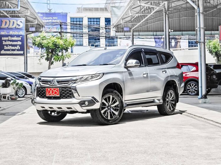 รถ Mitsubishi Pajero Sport 2.4 GLS LTD สี บรอนซ์เงิน