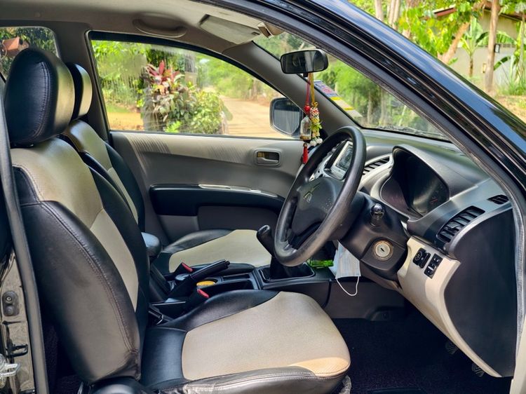 Mitsubishi Triton 2010 2.4 CNG Pickup เบนซิน เกียร์ธรรมดา เบจ รูปที่ 4