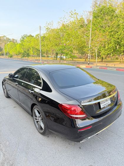 Mercedes-Benz E-Class 2017 E220d Sedan ดีเซล ไม่ติดแก๊ส เกียร์อัตโนมัติ ดำ รูปที่ 4